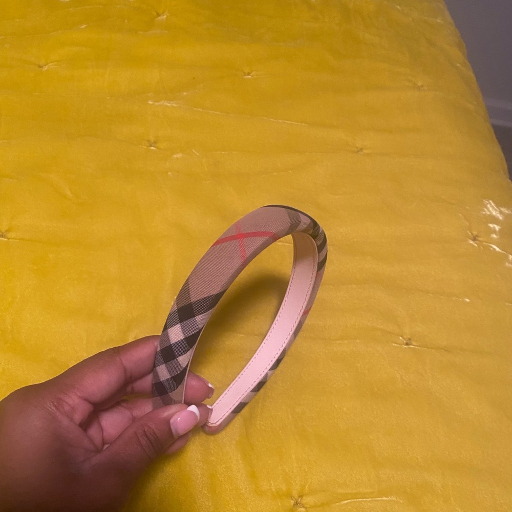 •Headband •Burberry